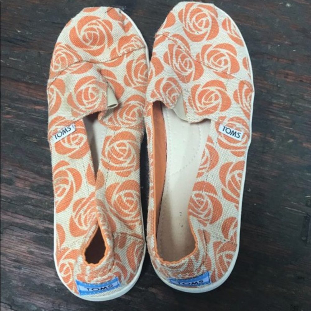 Toms